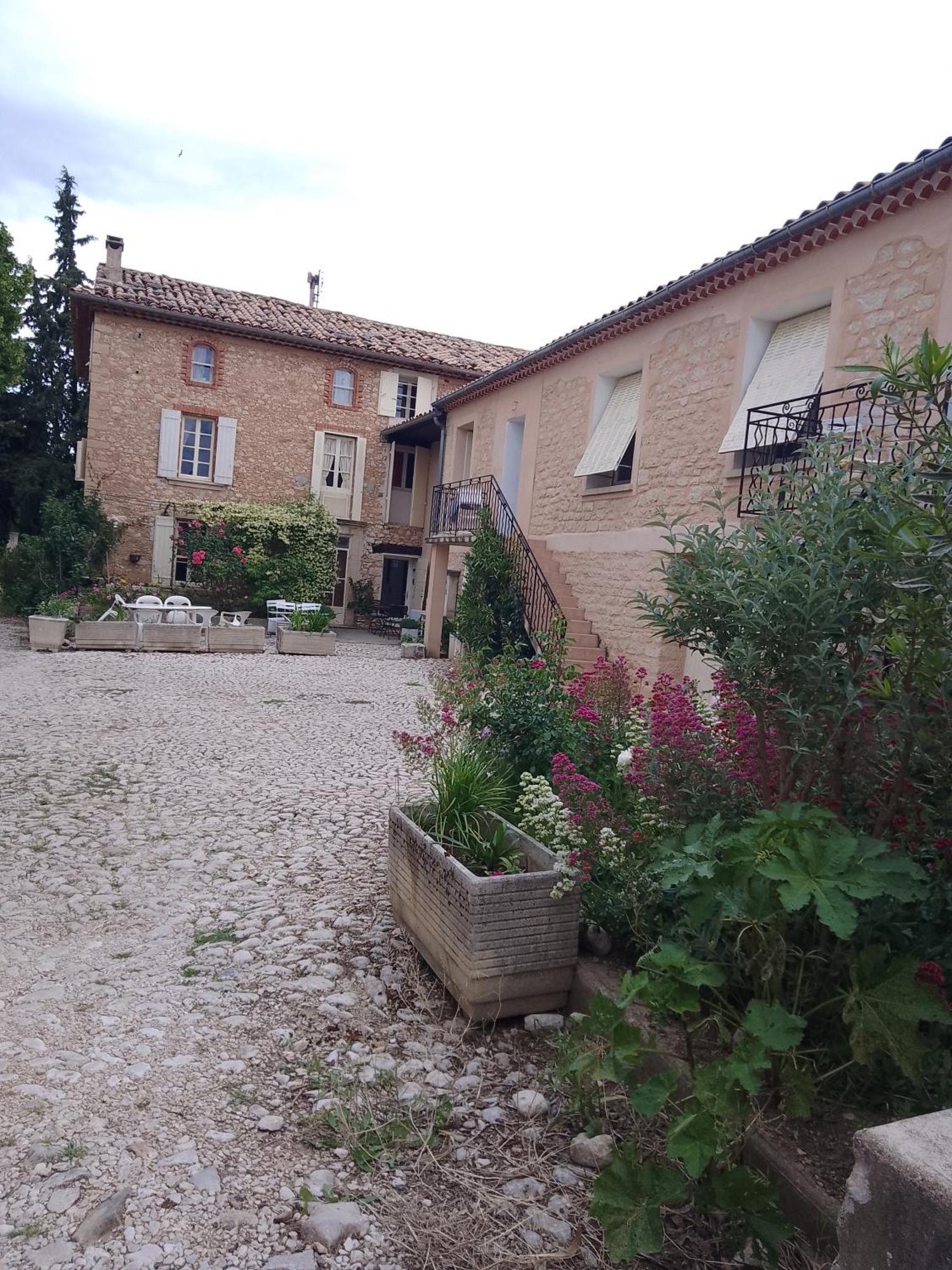 Les Gites Du Mont Ventoux Бедуэн Экстерьер фото