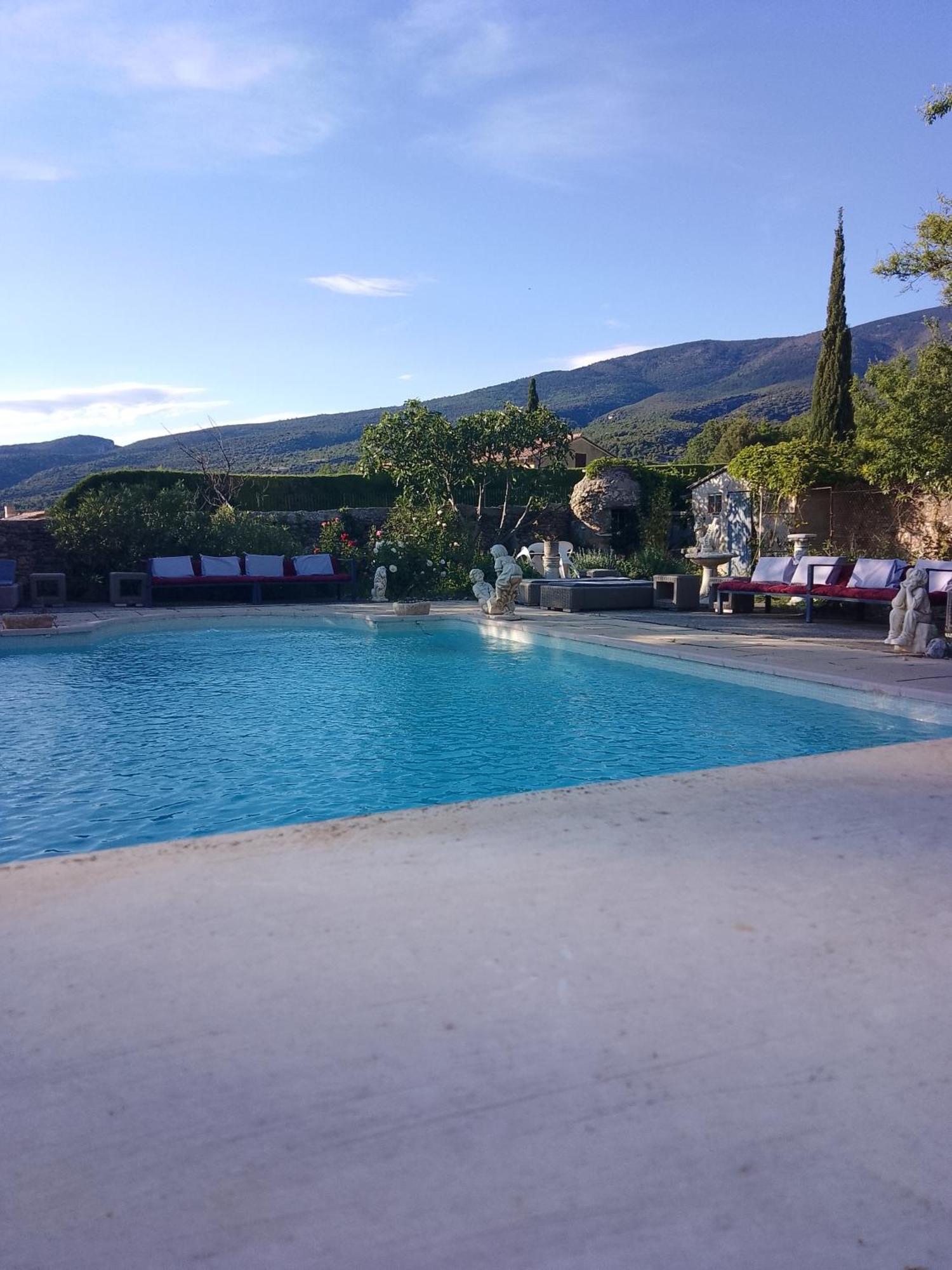 Les Gites Du Mont Ventoux Бедуэн Экстерьер фото