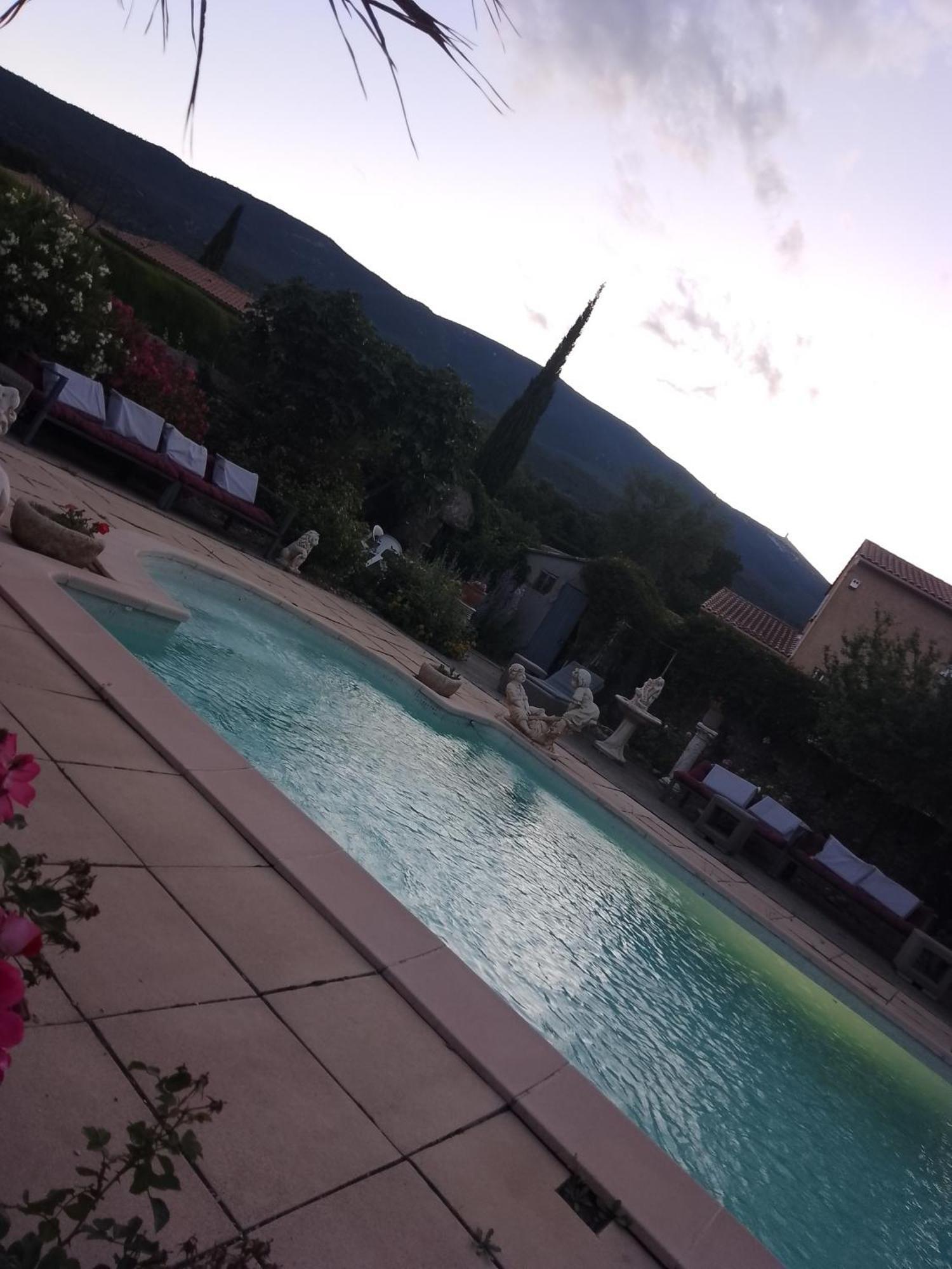 Les Gites Du Mont Ventoux Бедуэн Экстерьер фото